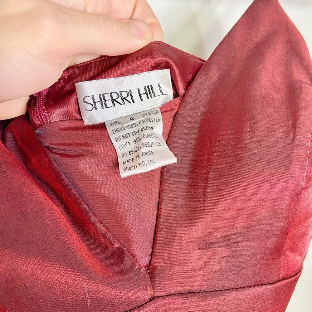 Sherri Hill Rich Metallic A-Line Cocktail Dress Sweetheart Neckline in Wine